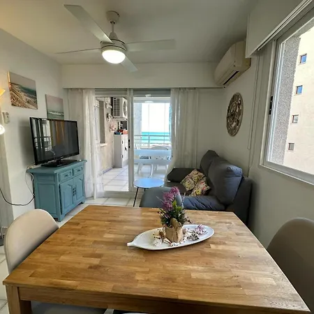 On The With Parking And Pool Lägenhet *